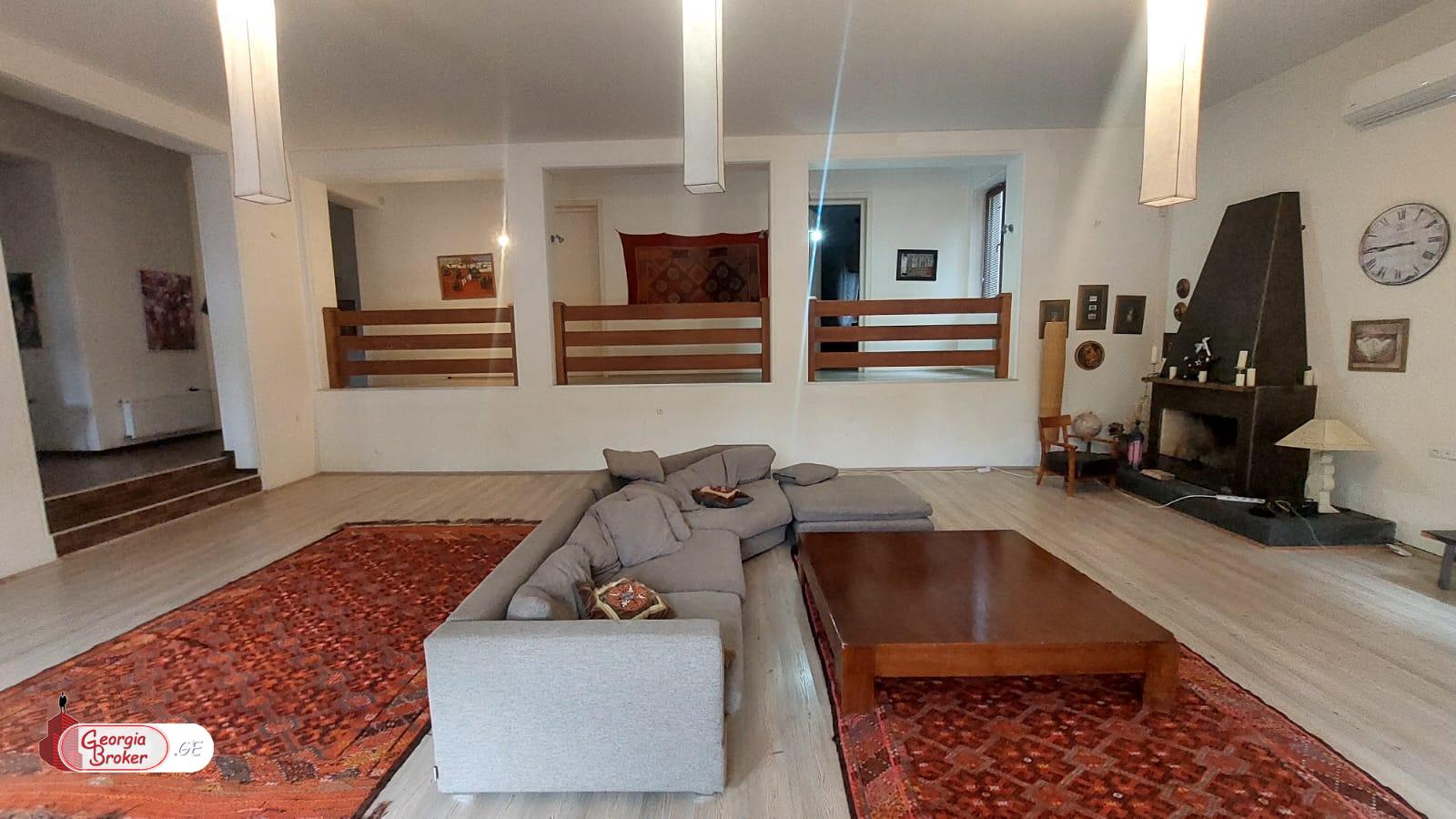 nearly repaired 9-room house for sale